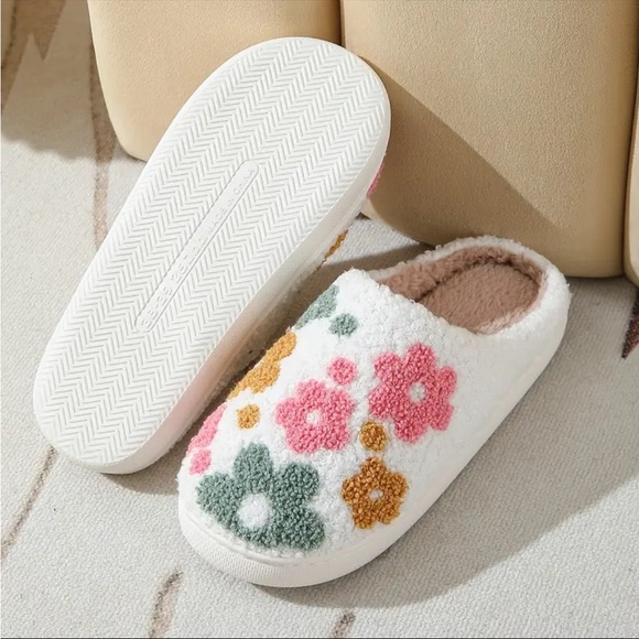 Floral Fuzzy Slippers Plush House Shoes New - Picture 9 of 10